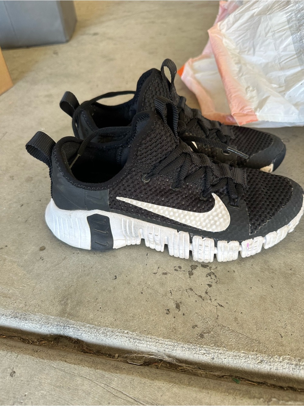 Nike Black and White Women’s Athletic Running Shoes